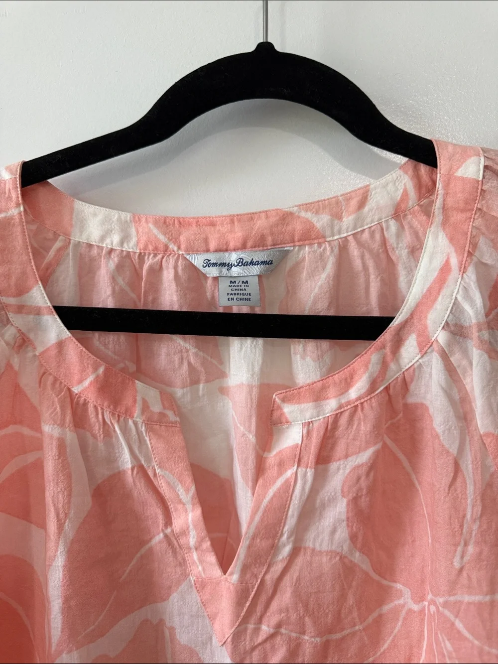Tommy Bahama Light Weight Coral Tropical Floral Top - Picture 2 of 4